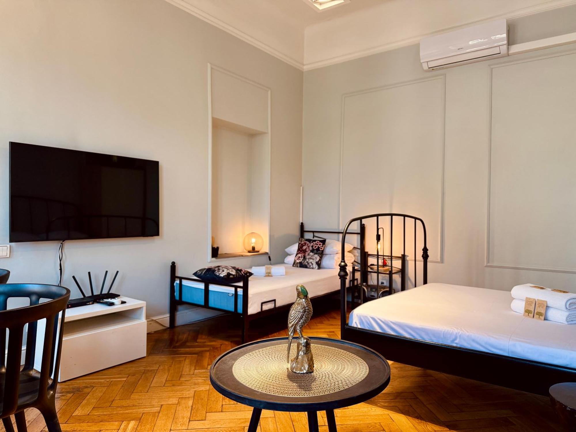 Faust Apartments In The Heart Of Kazimierz By Mint Apartment Krakow Oda fotoğraf